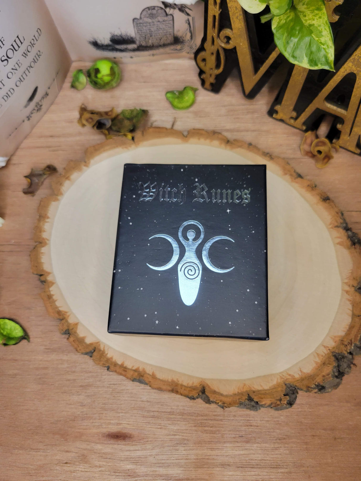 Wood Witch Runes, Engraved Gypsy Symbol for Meditation Divination, with Drawstring Storage Cloth Bag & Triple Moon Goddess