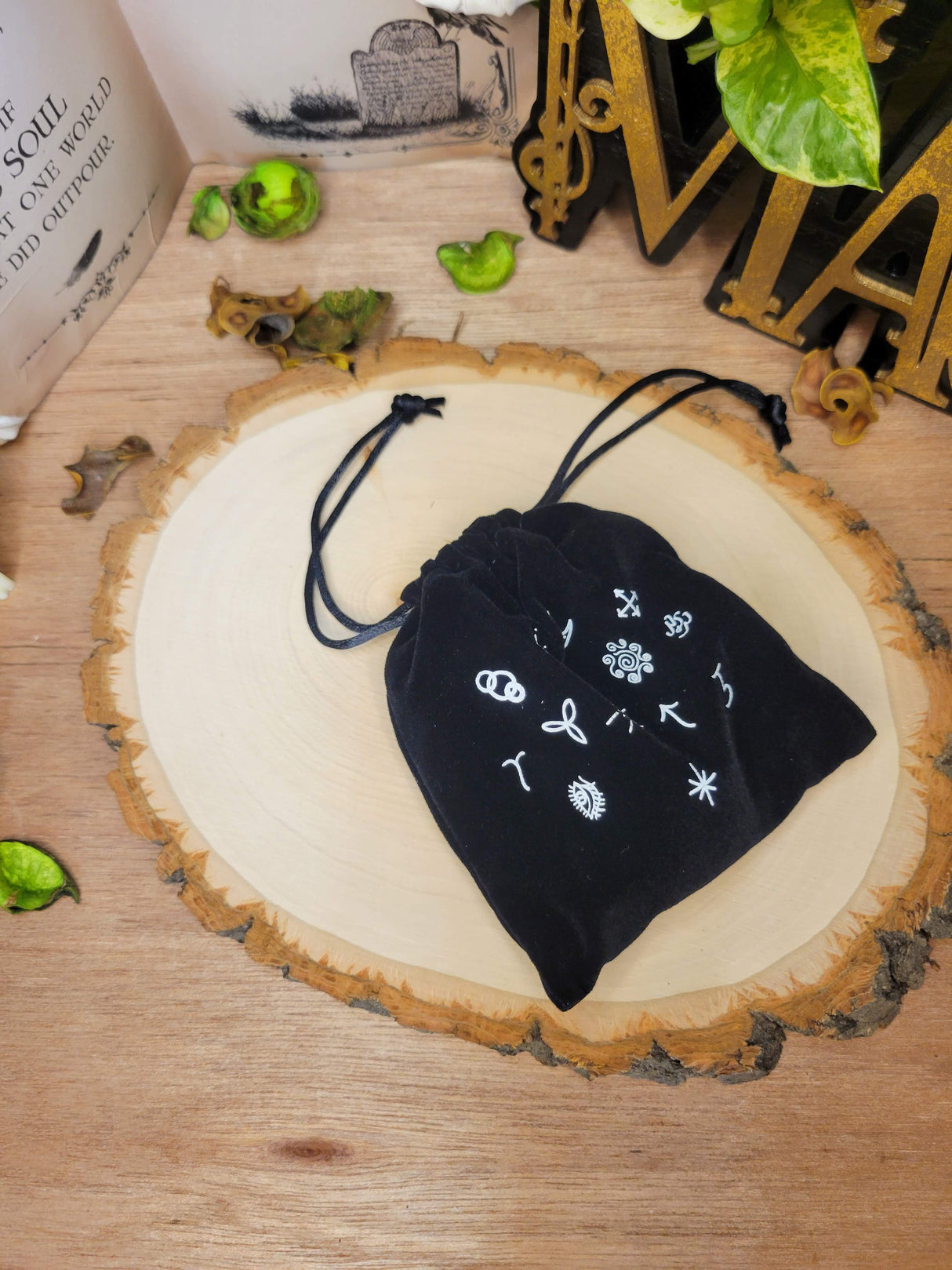 Wood Witch Runes, Engraved Gypsy Symbol for Meditation Divination, with Drawstring Storage Cloth Bag & Triple Moon Goddess