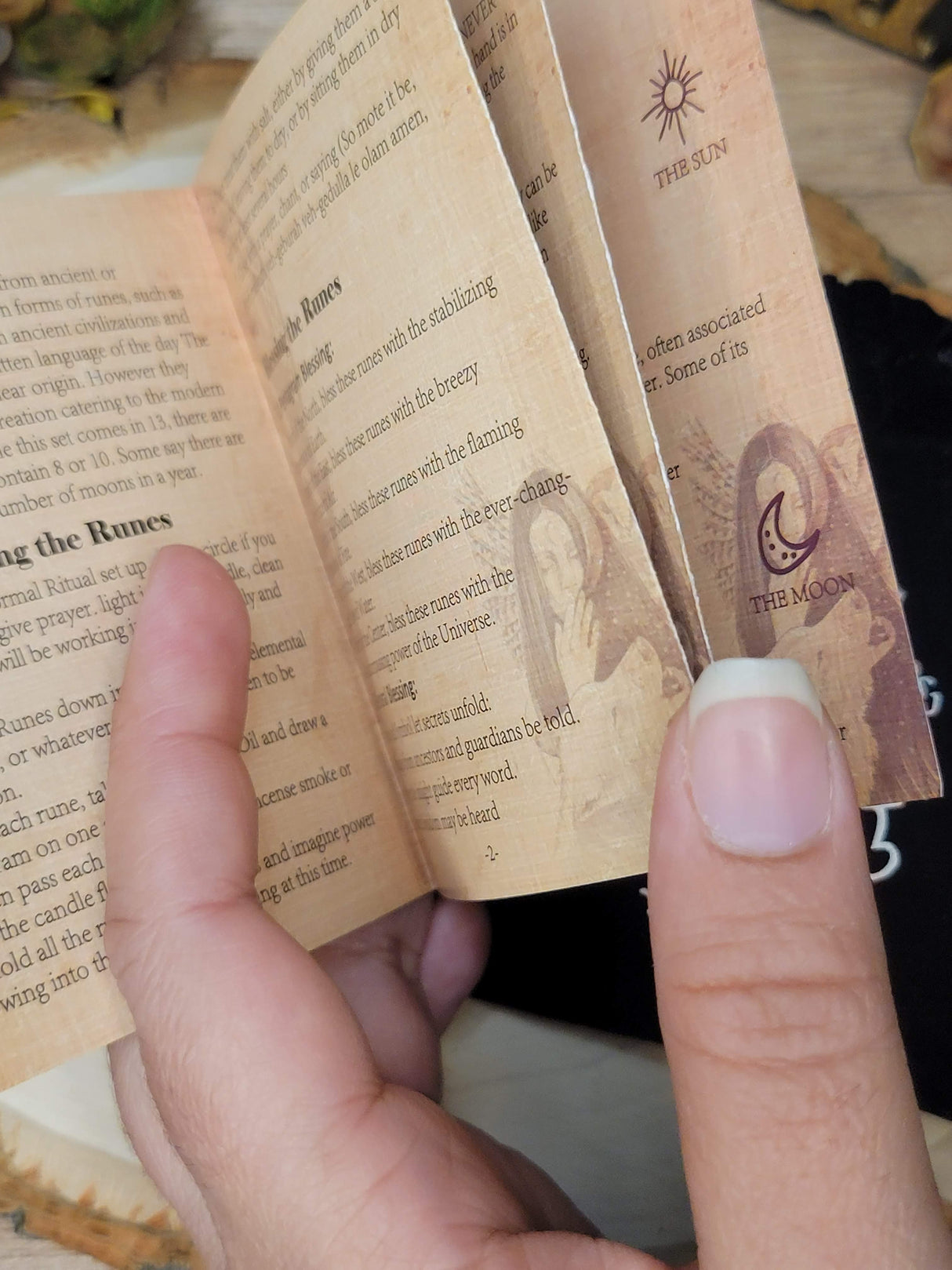 Wood Witch Runes, Engraved Gypsy Symbol for Meditation Divination, with Drawstring Storage Cloth Bag & Triple Moon Goddess