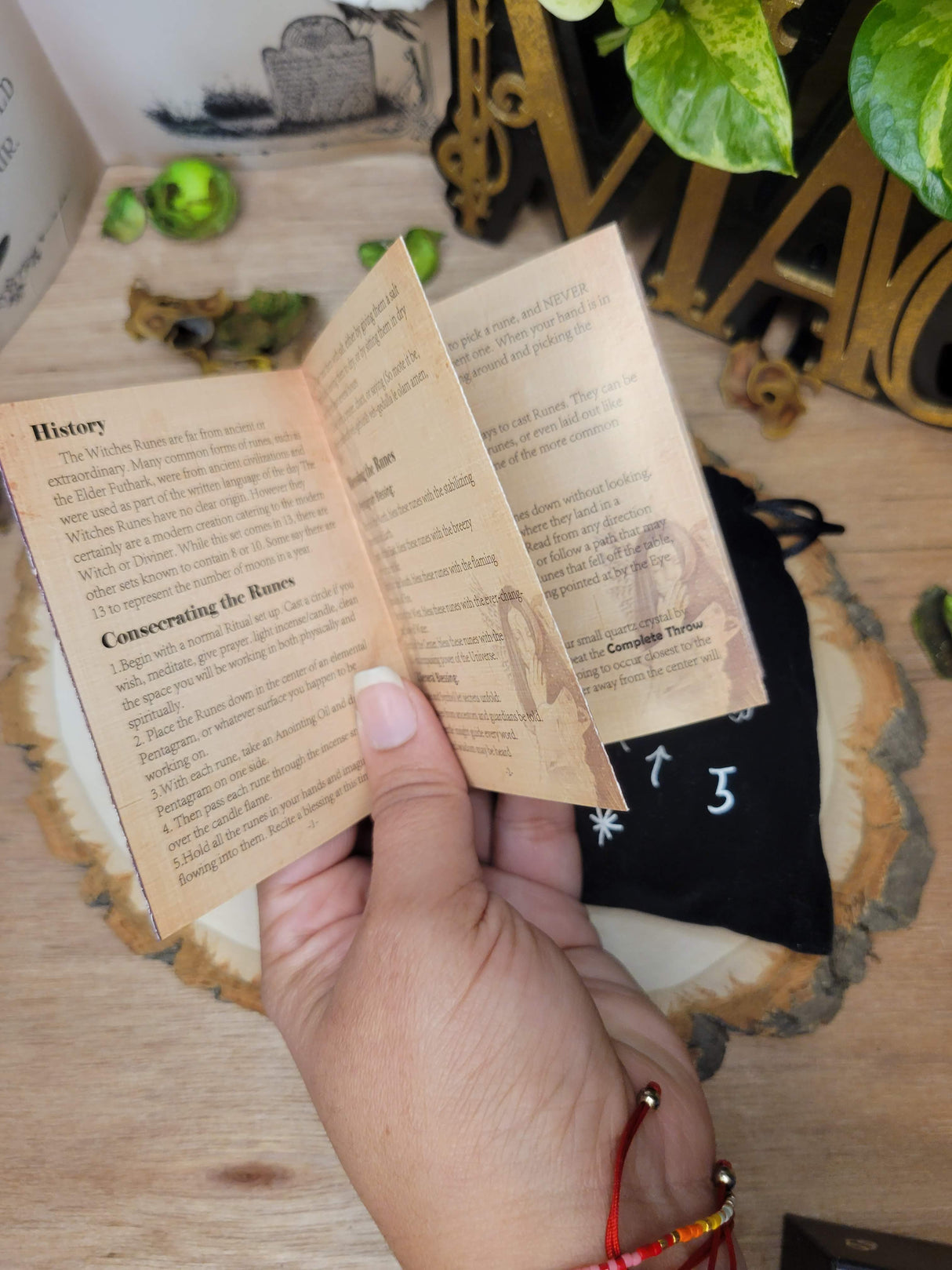 Wood Witch Runes, Engraved Gypsy Symbol for Meditation Divination, with Drawstring Storage Cloth Bag & Triple Moon Goddess