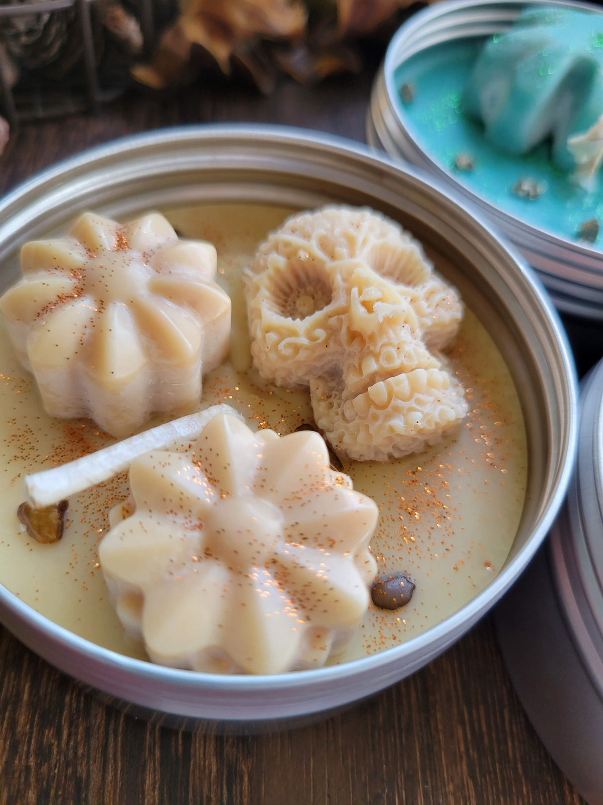 Soy Candles with Crystal chips ,Aromatherapy, 4oz/Candle - Handmade Tin Jar