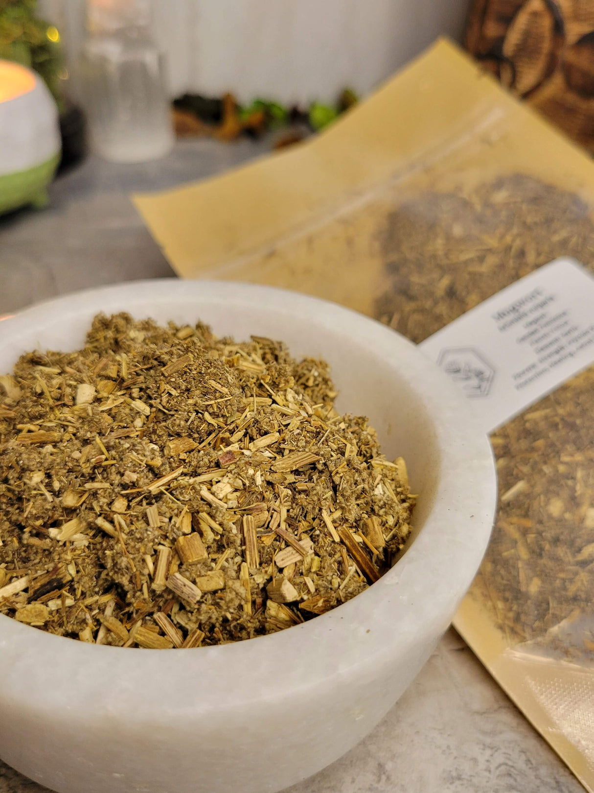 Dried Mugwort Herb (Artemisia vulgaris) - Cut & Sifted Botanical Material - 1 oz