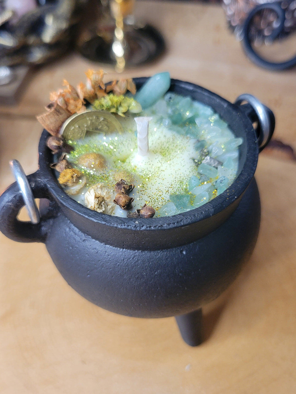 Abundance Candle Cauldron, Patchouli Scented Wax Candle with Crystals for Prosperity and Money, Perfect Gift for Manifestation