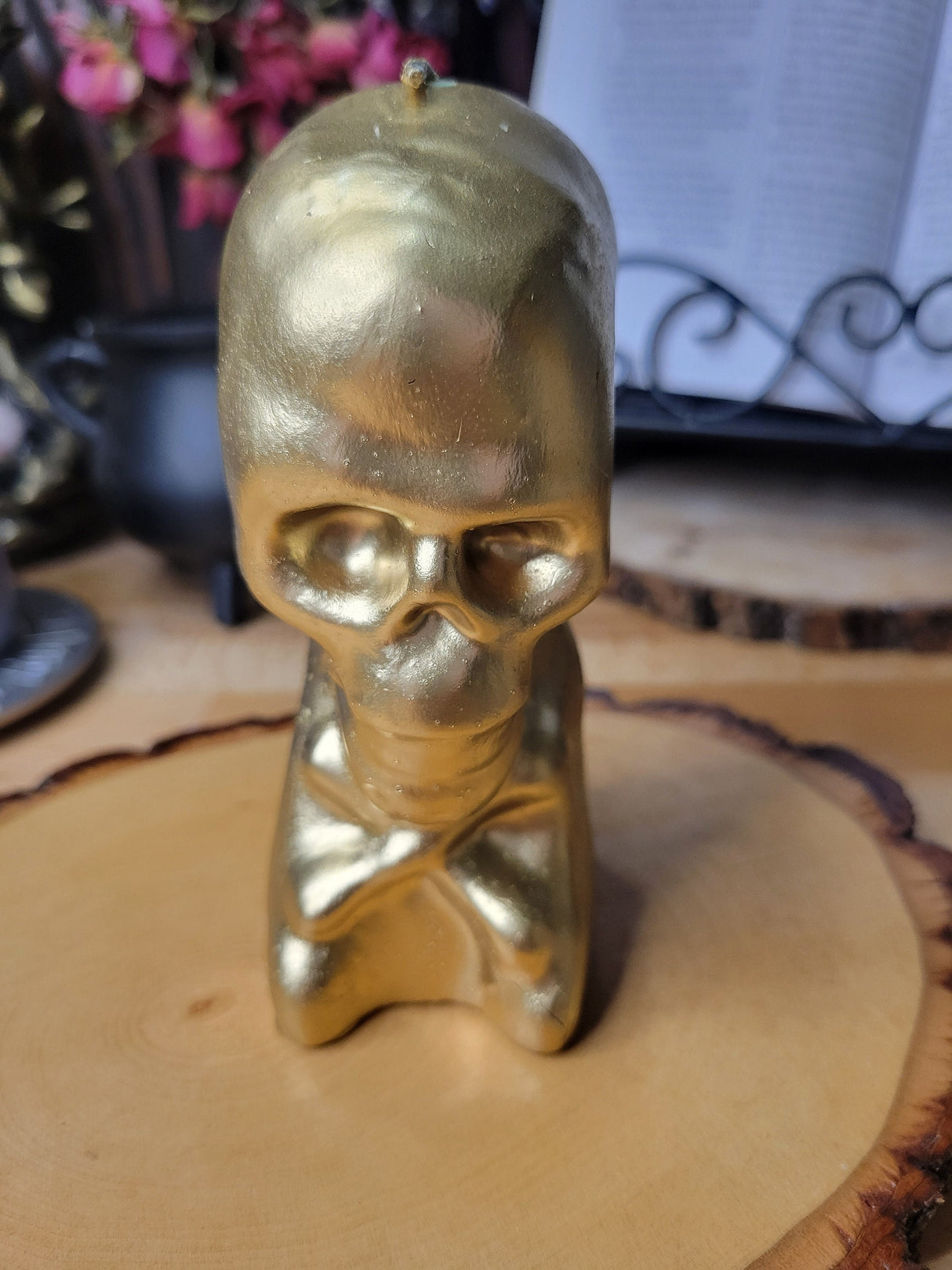 Gold Skull Spell Candle: Ritual Altar Decor
