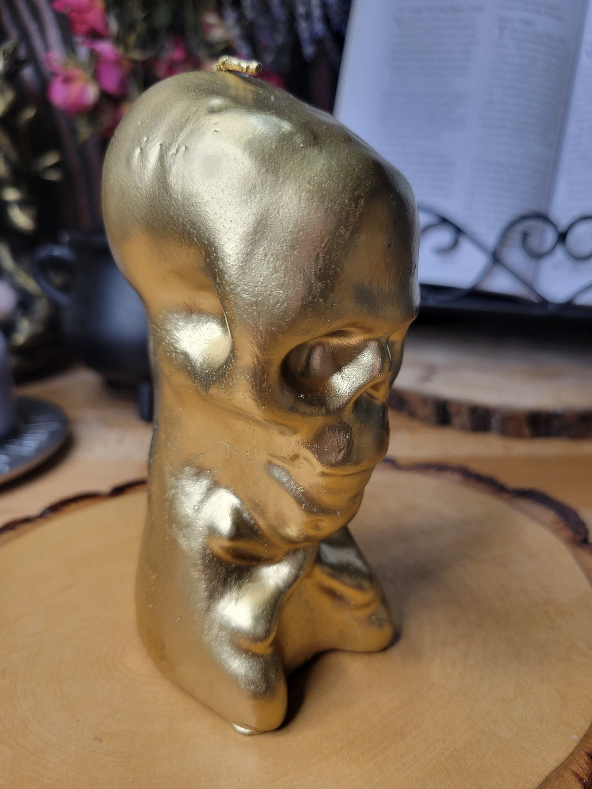 Gold Skull Spell Candle: Ritual Altar Decor