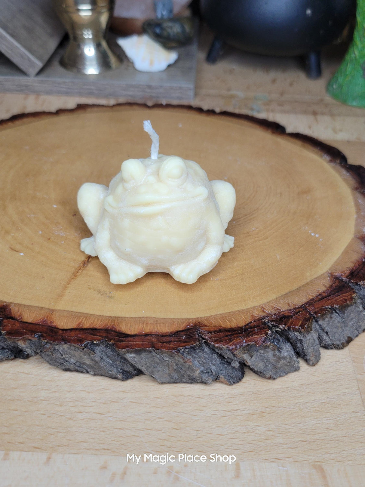 Handmade Palm Wax Frog Candle: Novelty Toad Candle