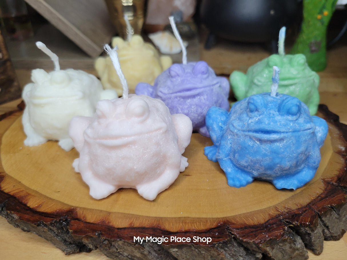 Handmade Palm Wax Frog Candle: Novelty Toad Candle