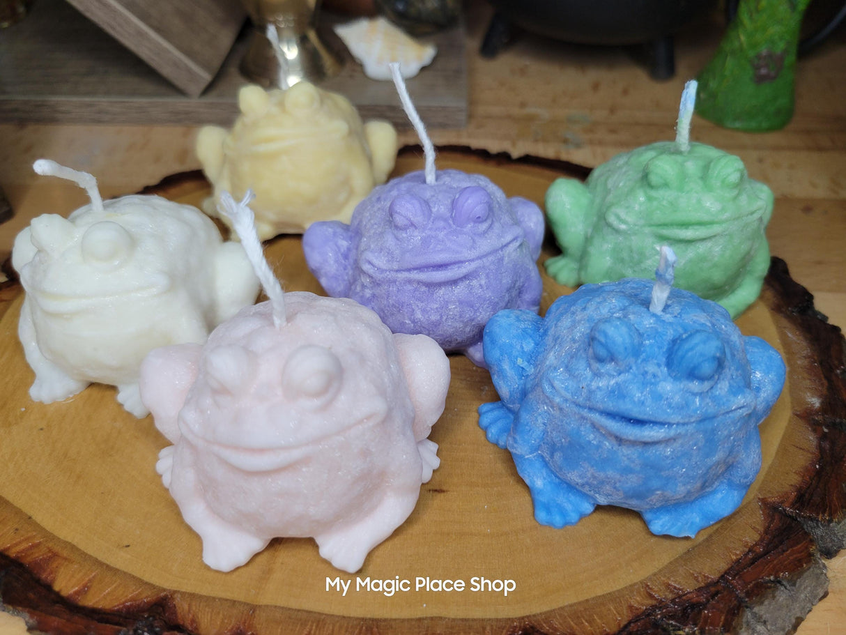 Handmade Palm Wax Frog Candle: Novelty Toad Candle
