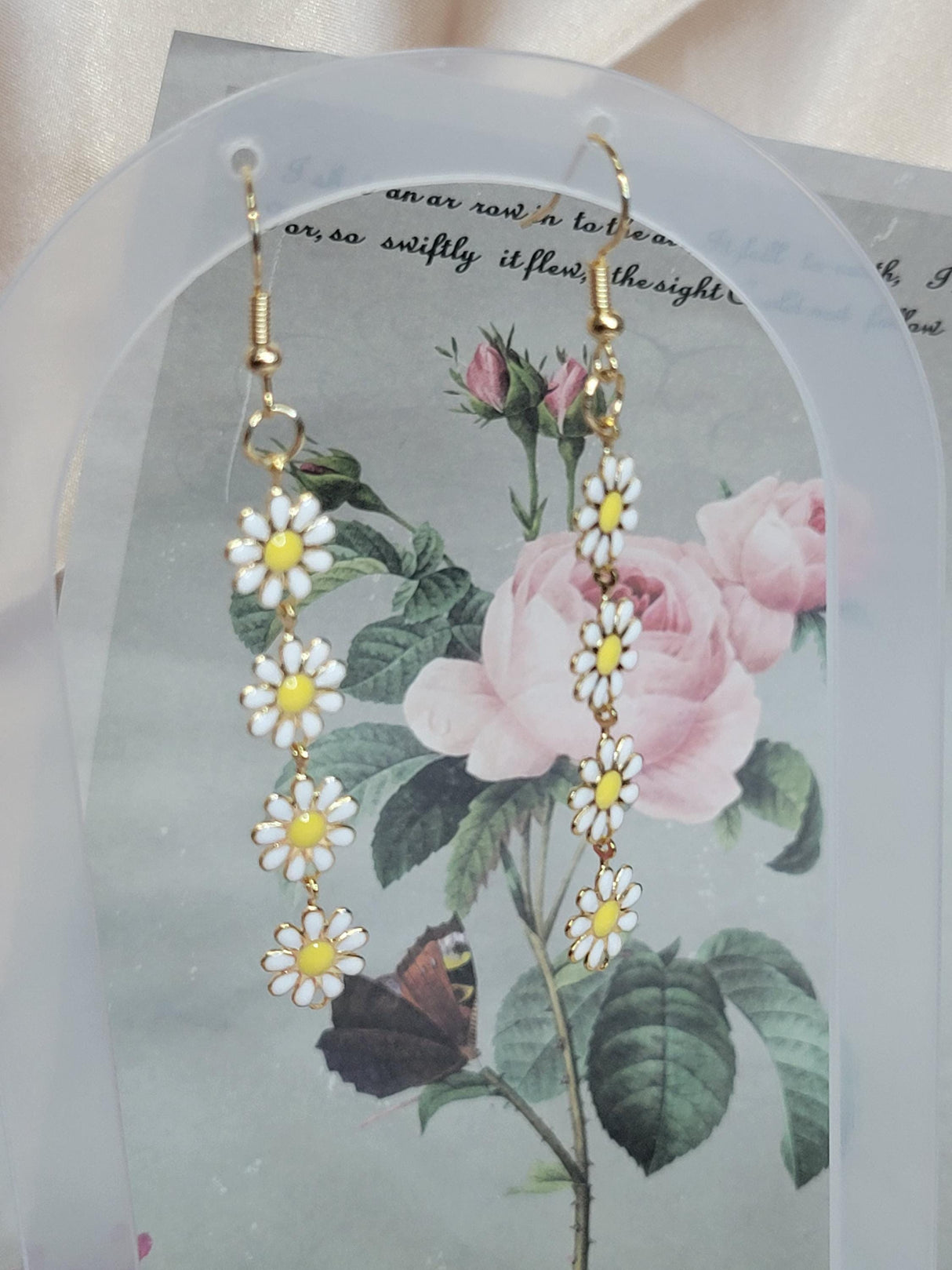 White Daisy Flower Earrings Gold Plated Boho Style Floral Jewelry for Women Bridesmaid Gift