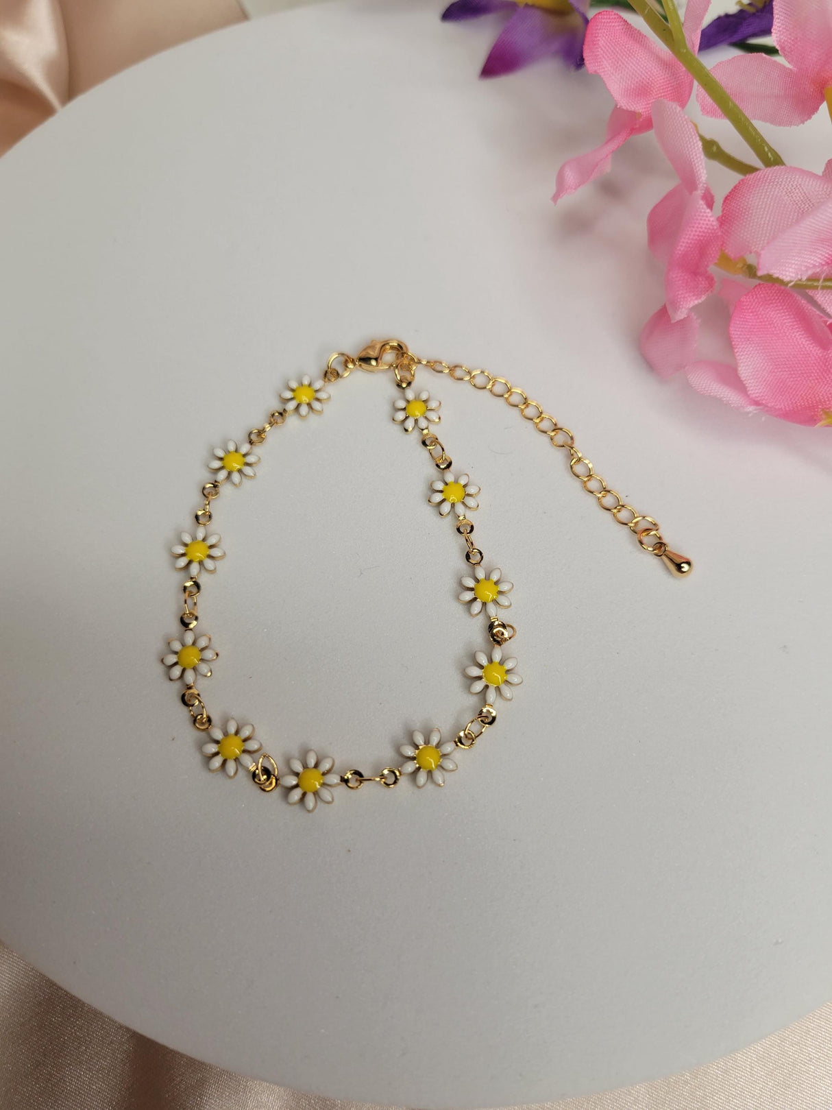 Daisy Necklace, Handcrafted Gold Flower Pendant for Women, Nature Lovers, Spring & Summer Accessory