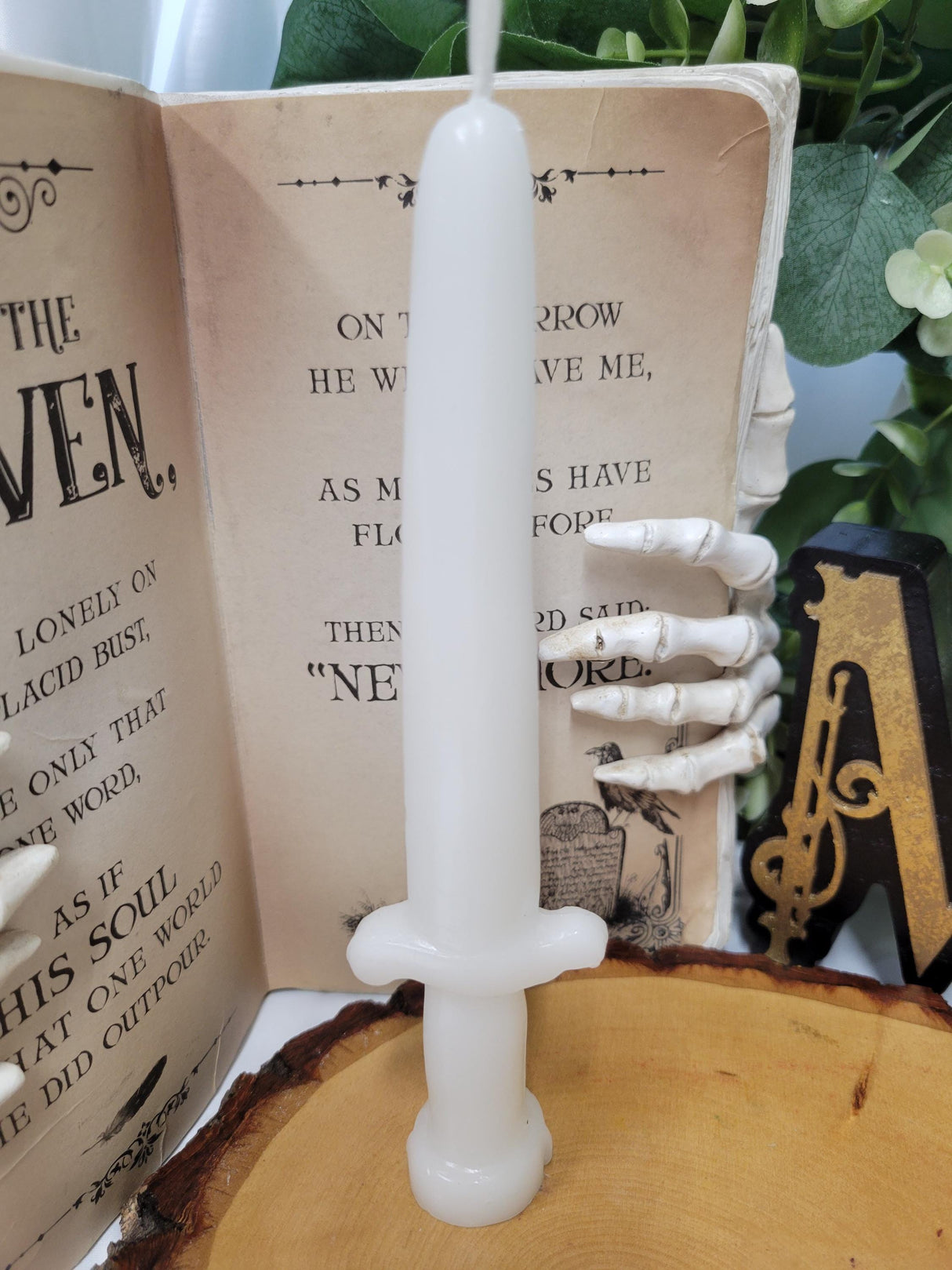 Sword Candle White – Handcrafted Paraffin Wax Decor for Medieval Themed Events or Gifts