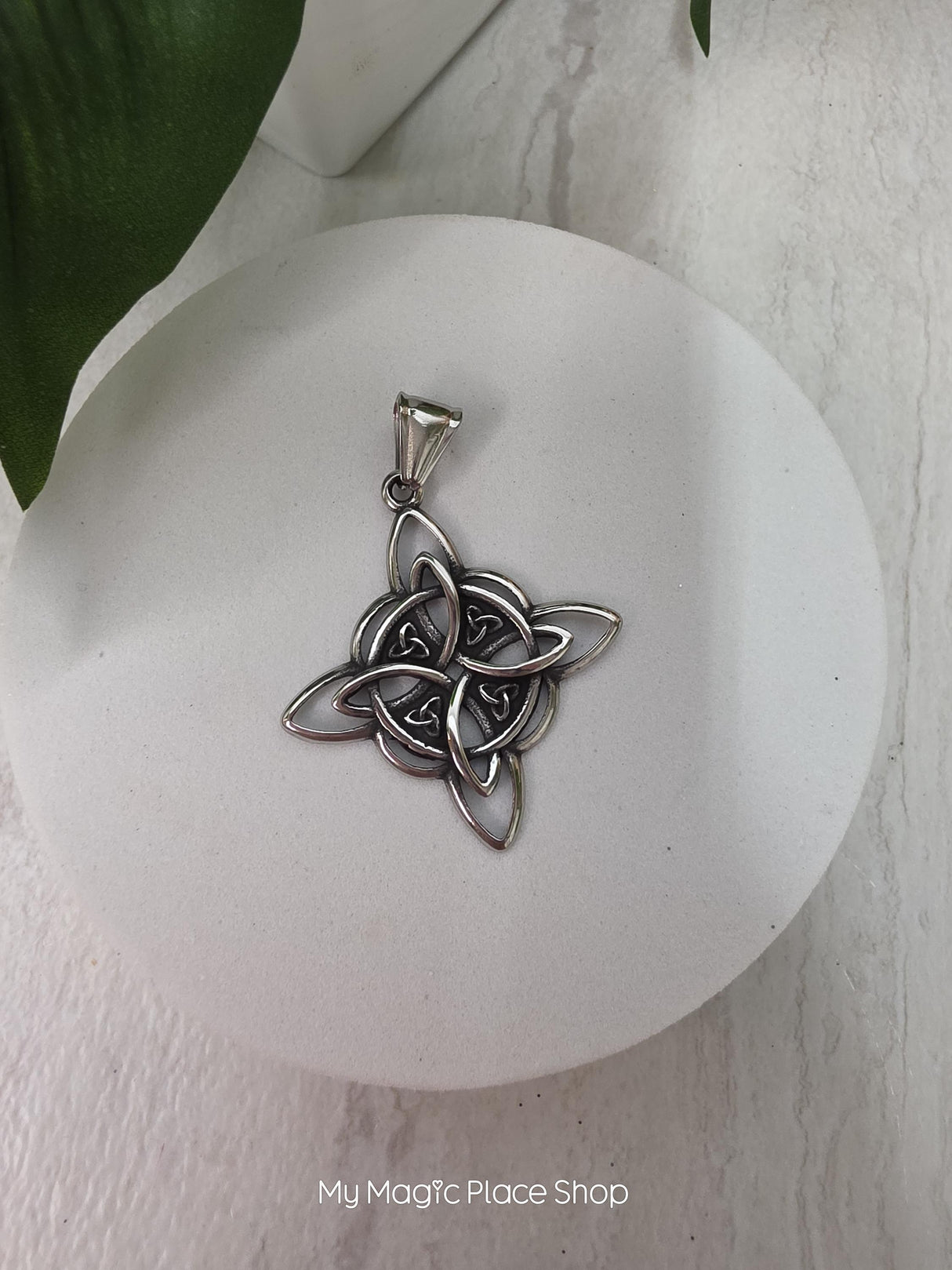 Witches Knot Necklace, Protection Charm Necklace, Witches Necklace, Knot Protection Necklace