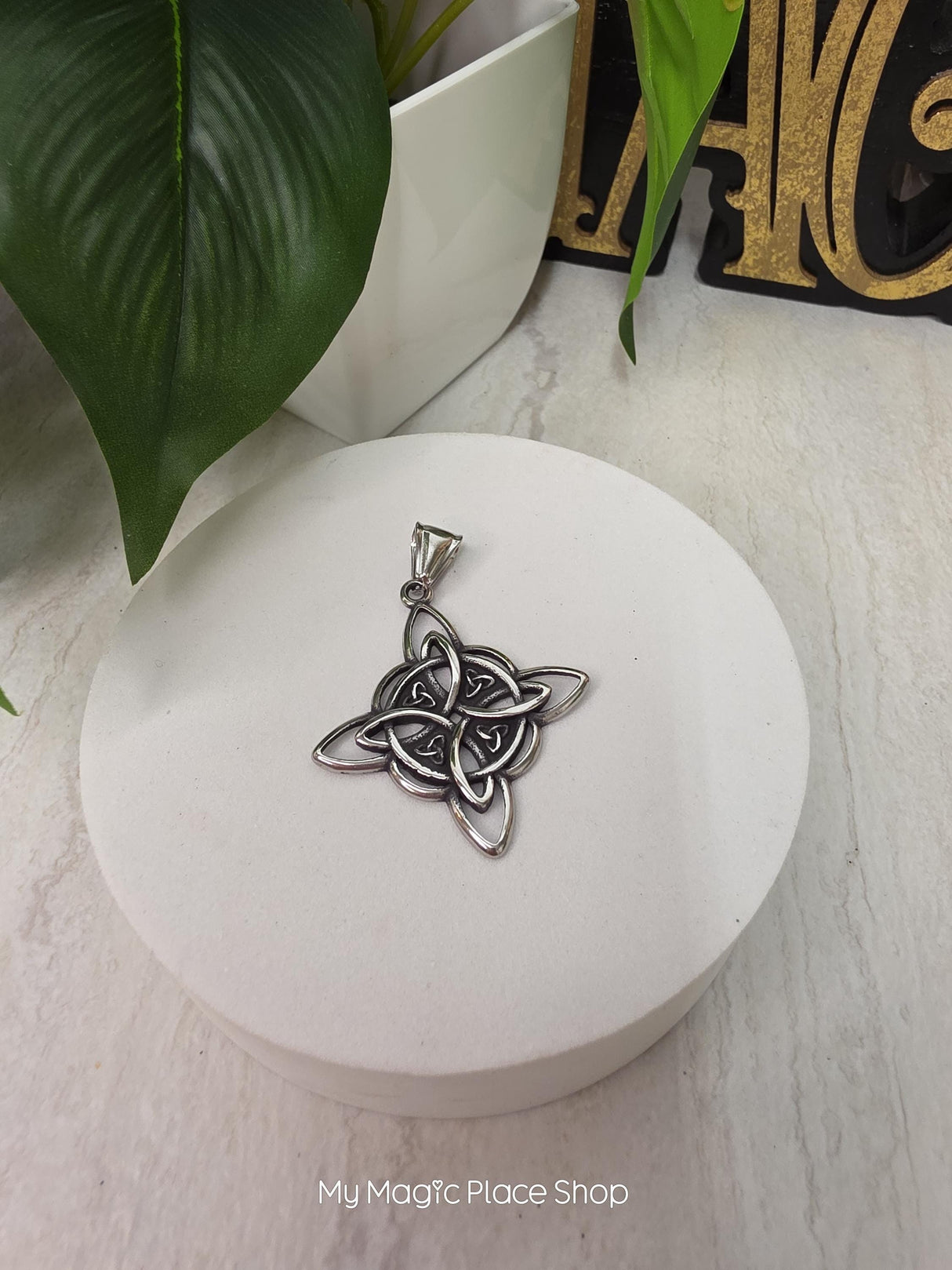 Witches Knot Necklace, Protection Charm Necklace, Witches Necklace, Knot Protection Necklace