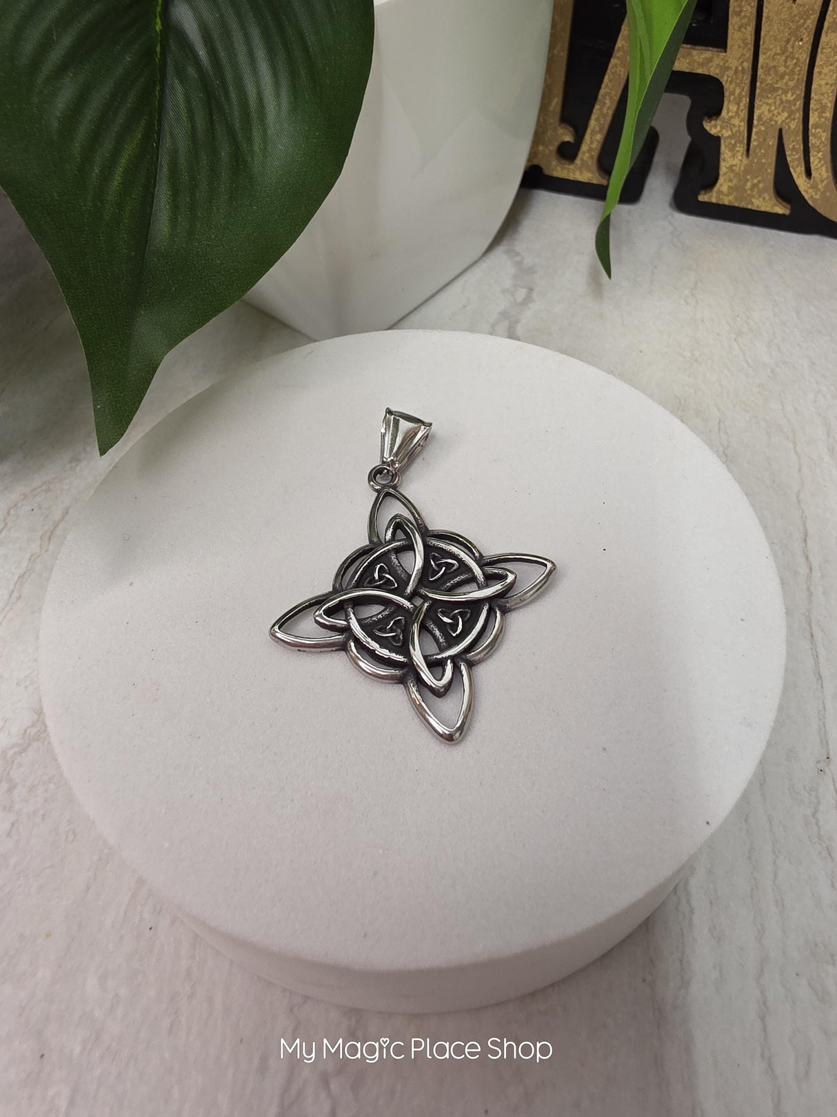 Witches Knot Necklace, Protection Charm Necklace, Witches Necklace, Knot Protection Necklace