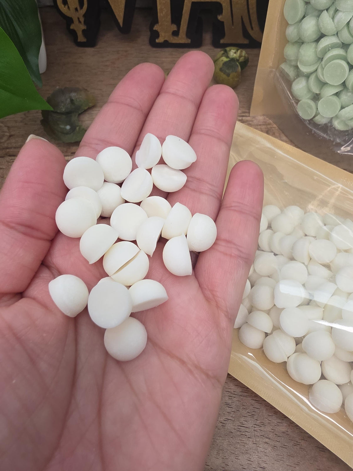 Handmade Soy Wax Melts, 100% Soy, Essential Oils, Phthalate-Free Fragrance (4 oz)