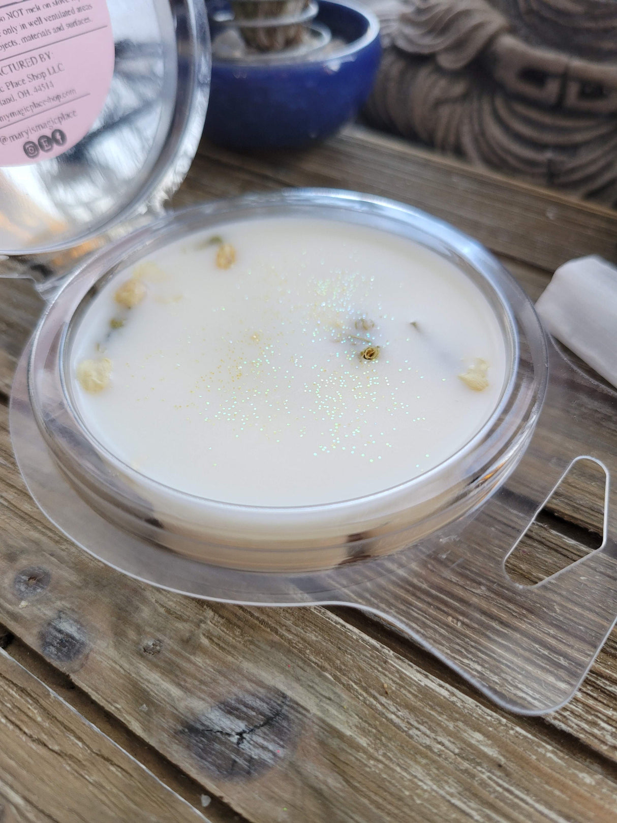 Wax Melts, Soy Wax with Flowers/Pie-Shaped Clamshell/ Handmade Wax Melts