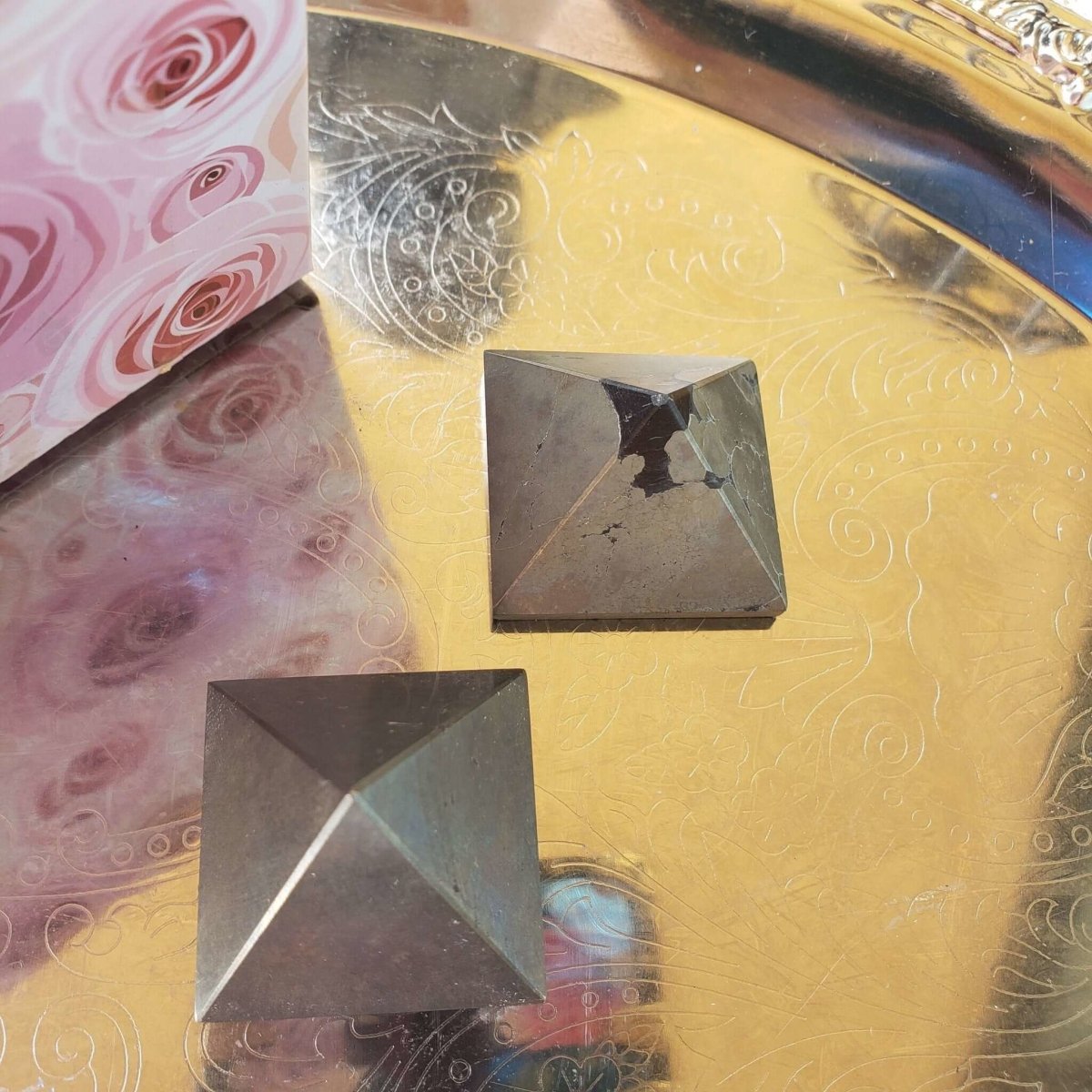 Pyramid Small(25mm-30mm) / Pyrite Pyramid, Rose Quartz, Clear Quartz , Hematite. Energy Amplification -