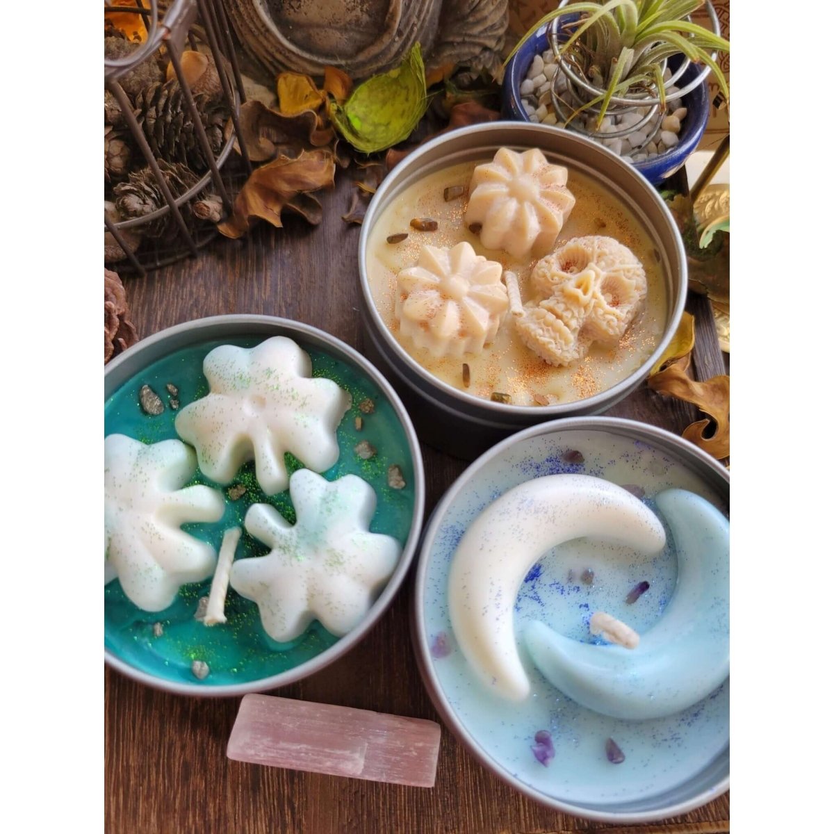 Soy Candles with Crystal chips 8 oz -