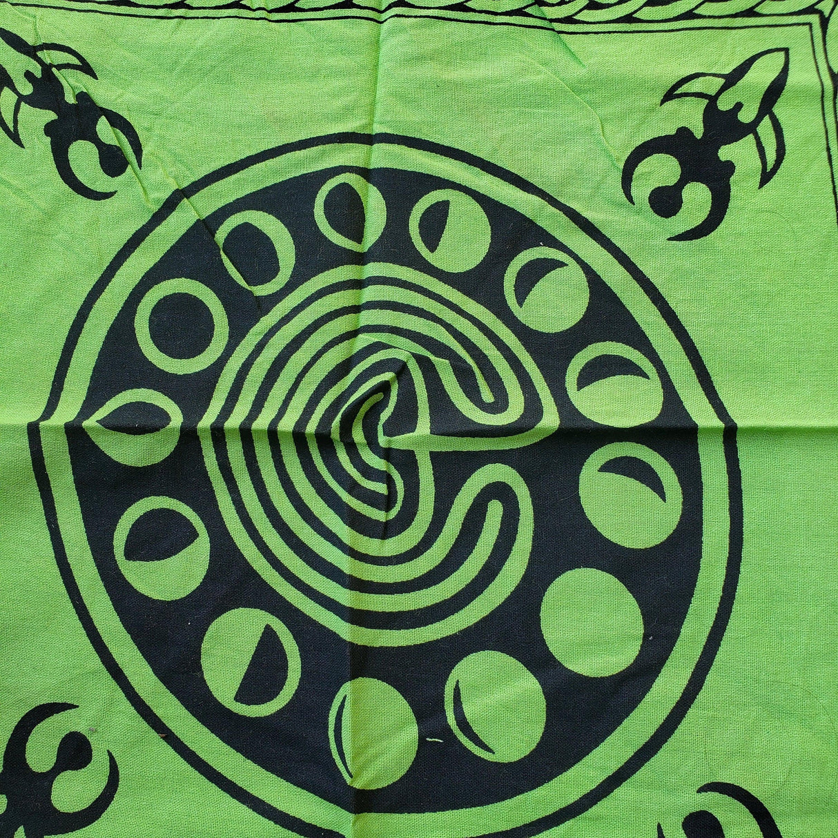 Green Phases of Moon Altar Cloth: Witch Decor (18"x18")