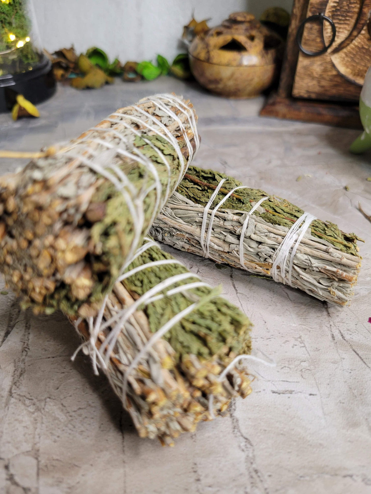 Blue sage & cedar smudge stick - 4"