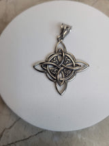 Witches Knot Necklace, Protection Charm Necklace, Witches Necklace, Knot Protection Necklace