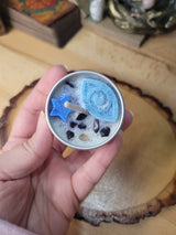 Crystal Intention Soy Candle – Hand Poured | Dried Flowers and Crystals | Meditation & Ritual Candle | 2oz Mini Gift