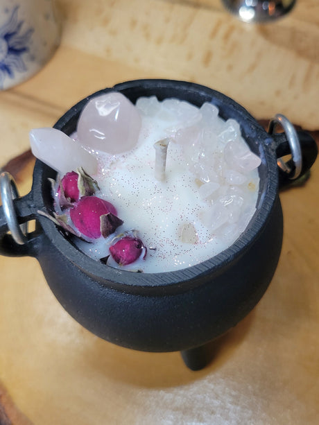 Crystal Cauldron Candle: Rose Quartz, Self Love, Meditation