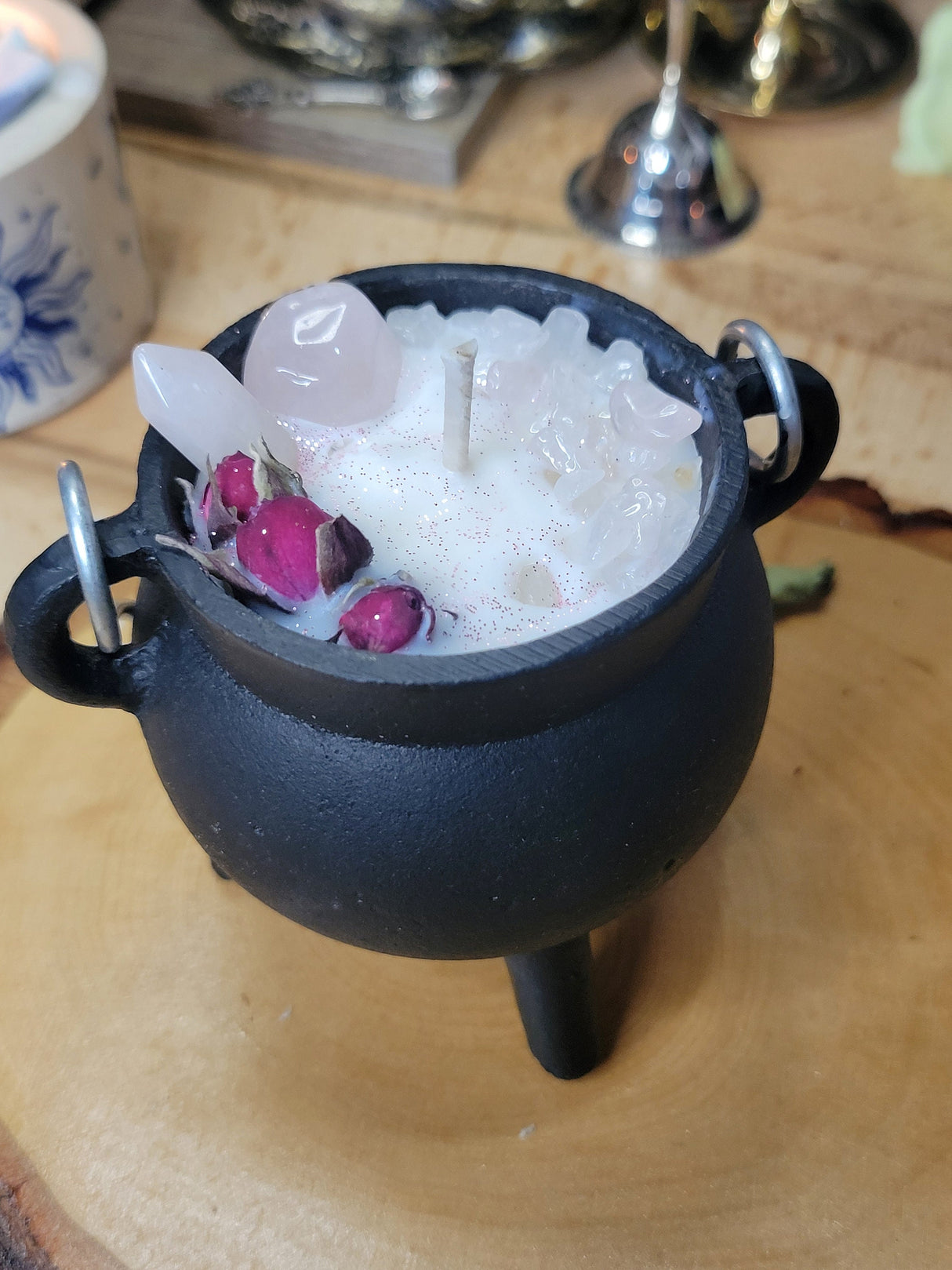 Crystal Cauldron Candle: Rose Quartz, Self Love, Meditation