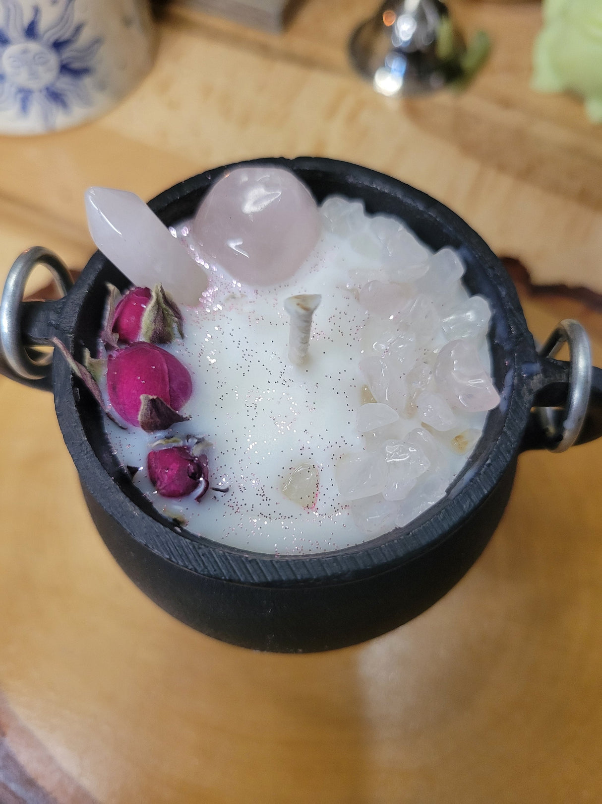 Crystal Cauldron Candle: Rose Quartz, Self Love, Meditation