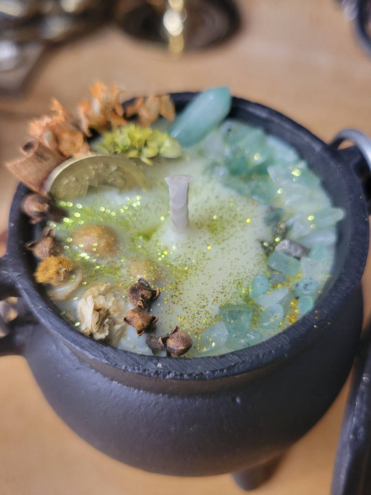 Abundance Candle Cauldron, Patchouli Scented Wax Candle with Crystals for Prosperity and Money, Perfect Gift for Manifestation