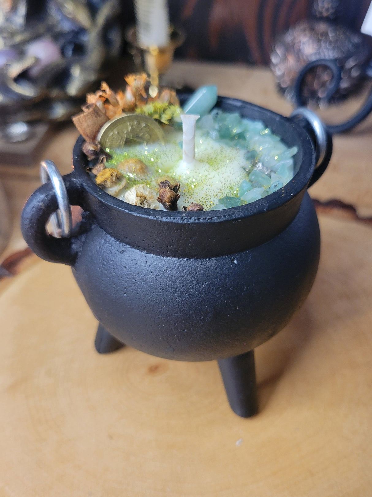 Abundance Candle Cauldron, Patchouli Scented Wax Candle with Crystals for Prosperity and Money, Perfect Gift for Manifestation