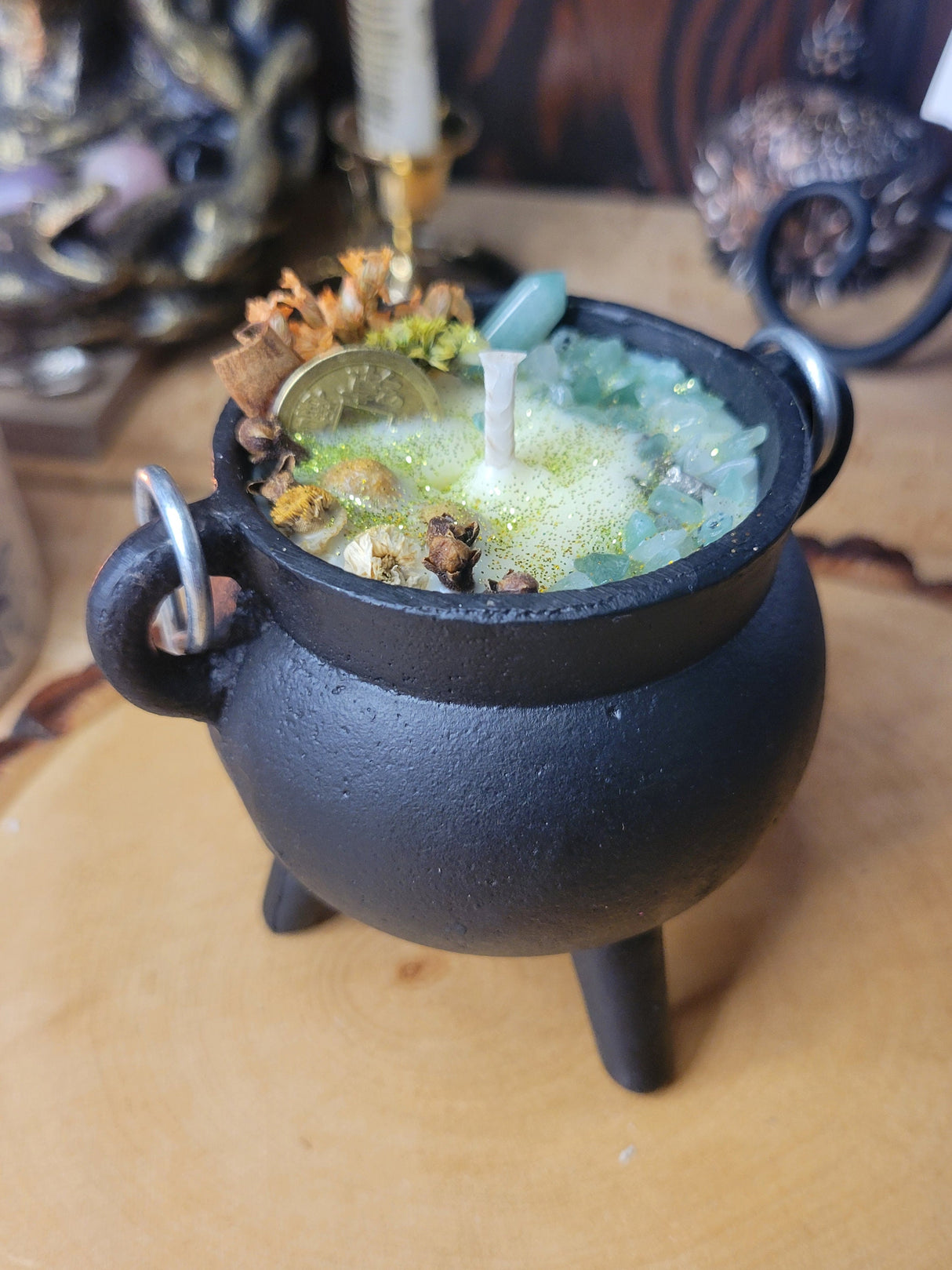Abundance Candle Cauldron, Patchouli Scented Wax Candle with Crystals for Prosperity and Money, Perfect Gift for Manifestation