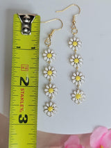 White Daisy Flower Earrings Gold Plated Boho Style Floral Jewelry for Women Bridesmaid Gift
