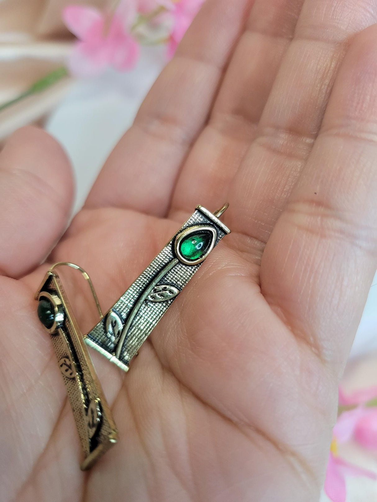 Green Witch Vine Earrings - Handcrafted Nature-Inspired Jewelry for Mystical Style - Ideal Gift for Witches