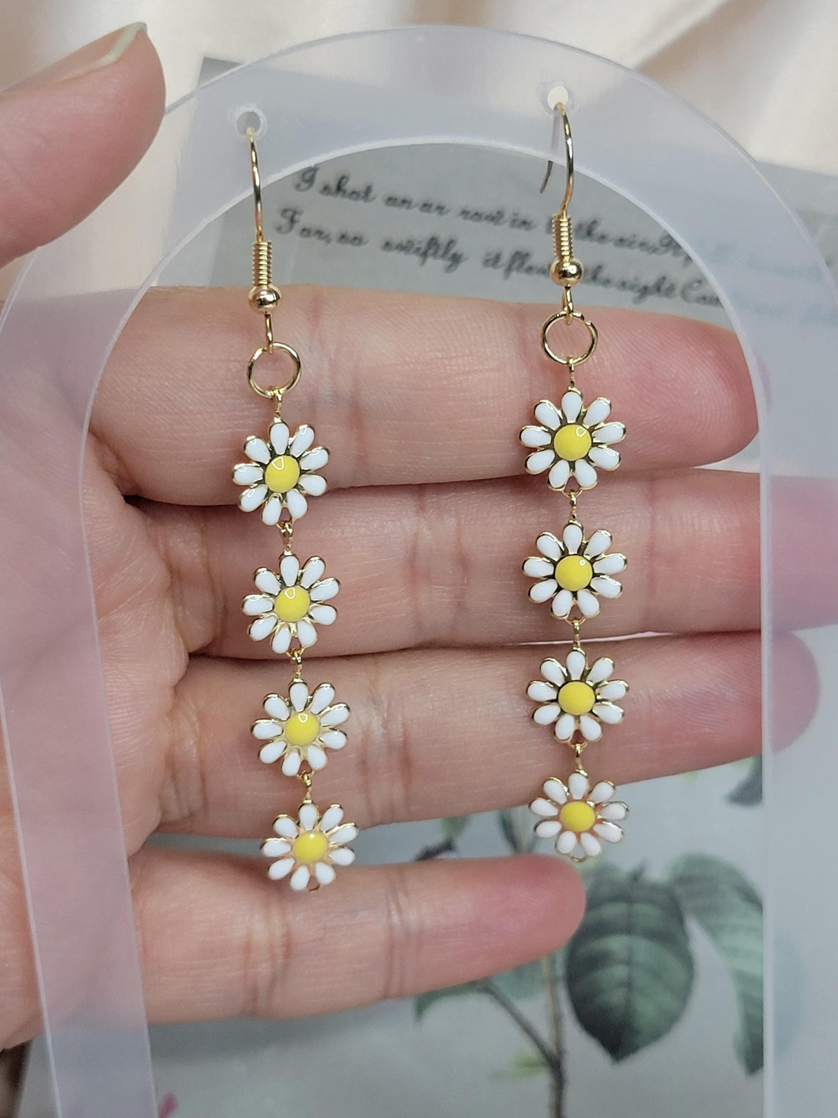 White Daisy Flower Earrings Gold Plated Boho Style Floral Jewelry for Women Bridesmaid Gift