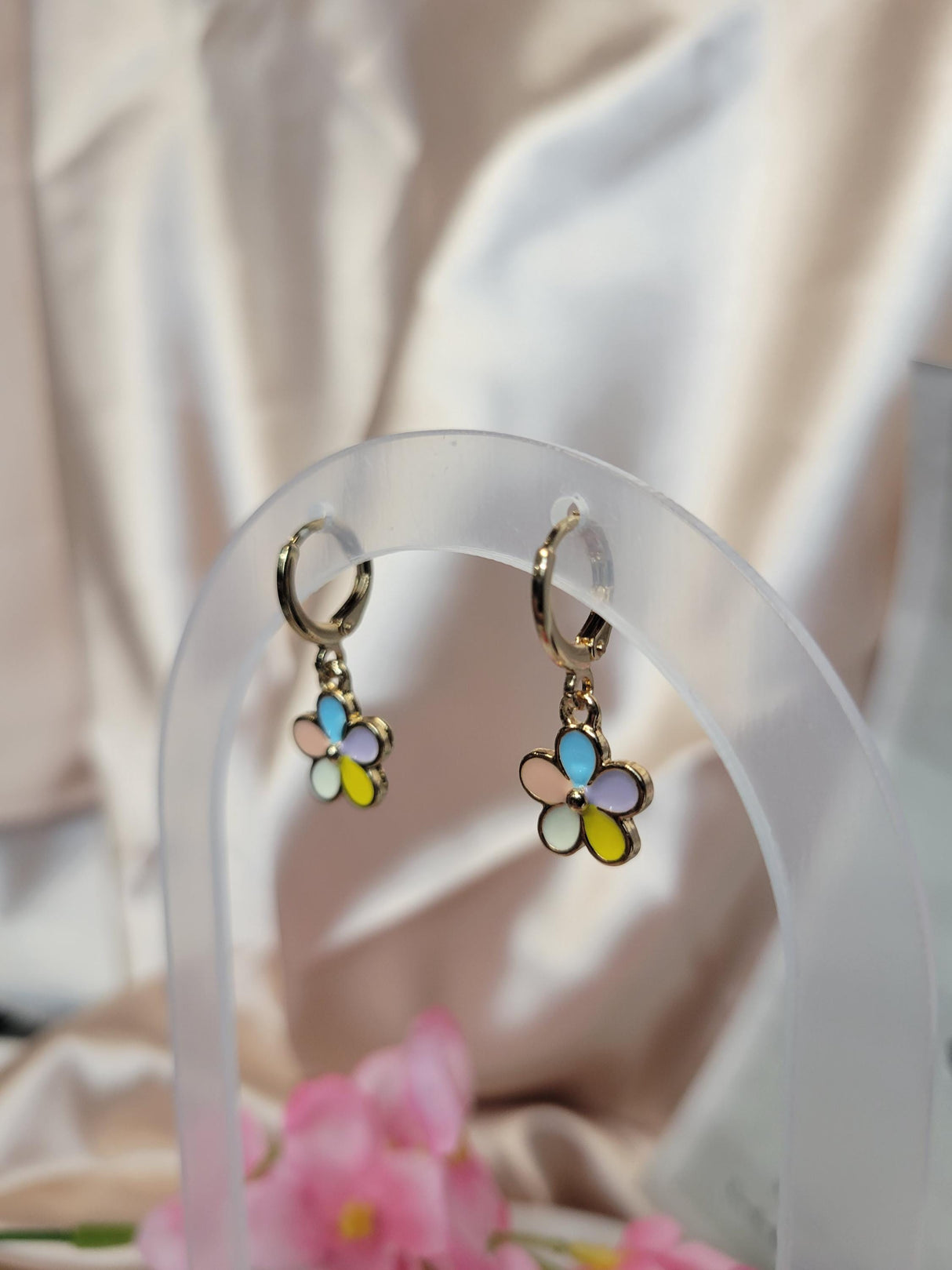 Pastel Enamel Daisy Flower Hoop Earrings – Gold Huggie Floral Dangle Boho Jewelry