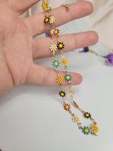 Daisy Necklace Minimalist Gold Choker with Mixed Flower Embellishments – Birthdays Spring Wear