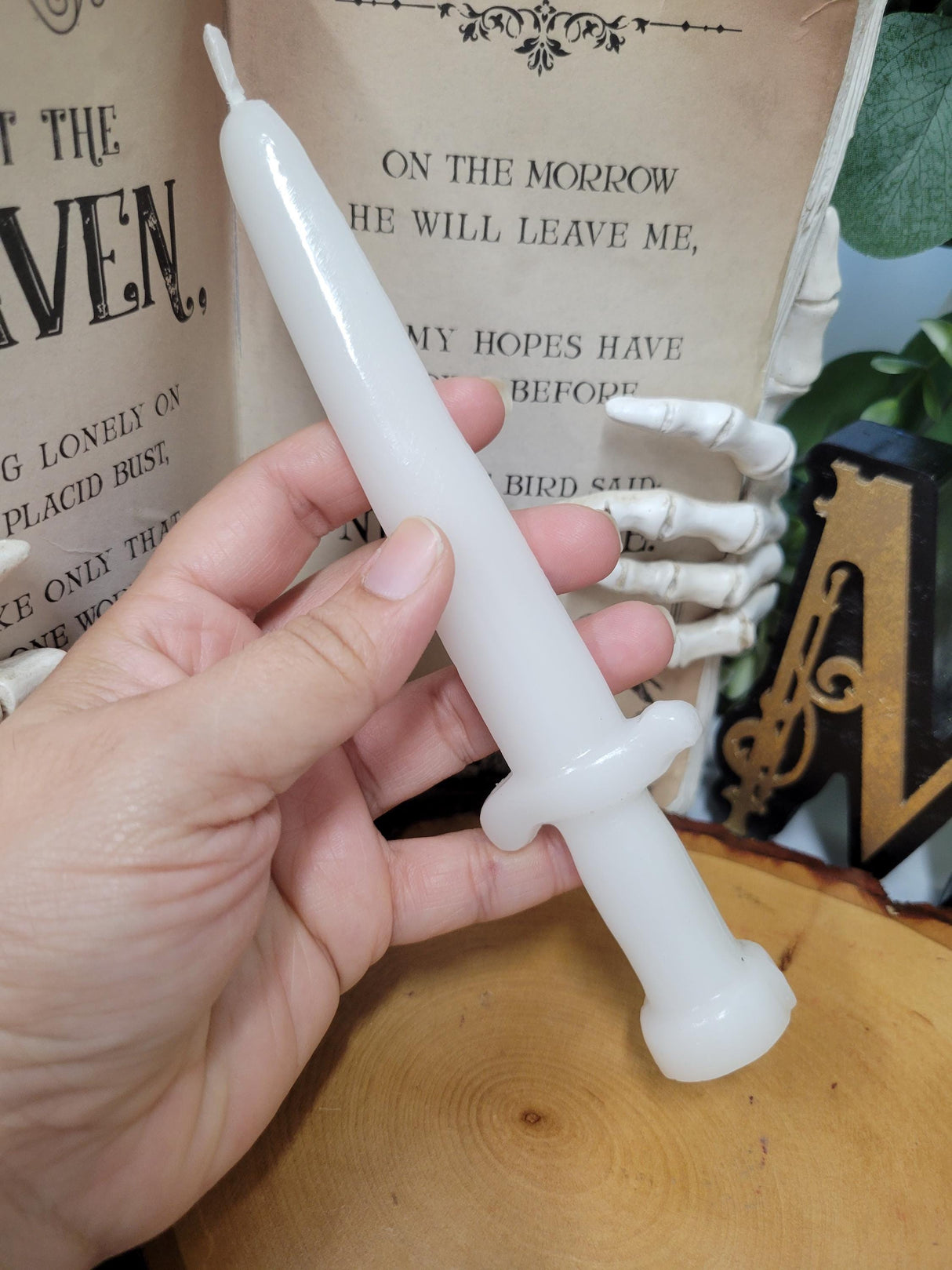Sword Candle White – Handcrafted Paraffin Wax Decor for Medieval Themed Events or Gifts