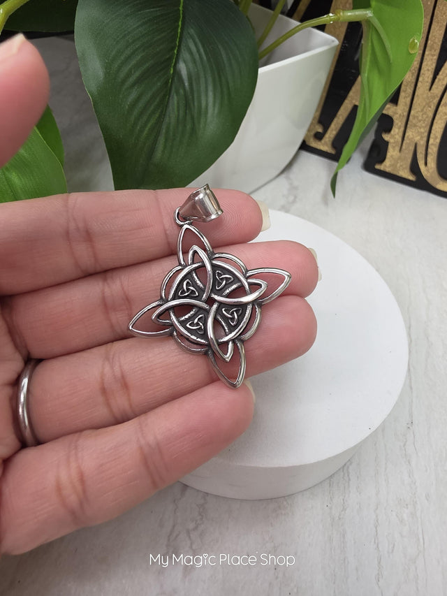 Witches Knot Necklace, Protection Charm Necklace, Witches Necklace, Knot Protection Necklace