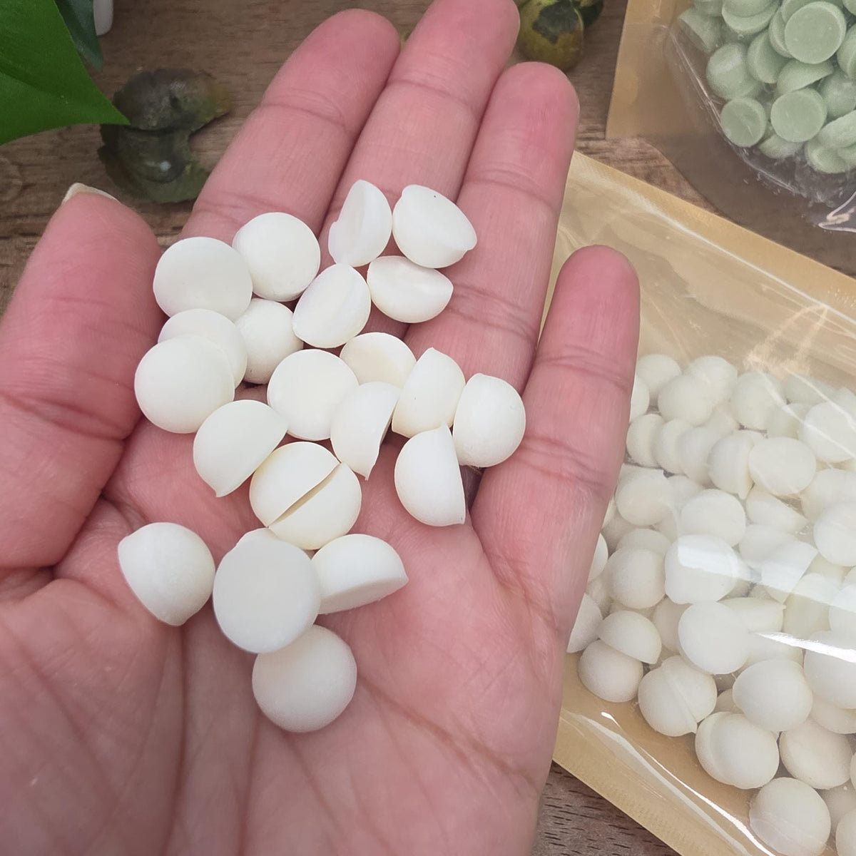 Handmade Soy Wax Melts, 100% Soy, Essential Oils, Phthalate-Free Fragrance (4 oz)
