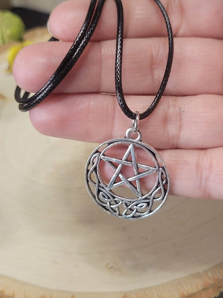 Witches Knot Pentagram Necklace, Protection Charm Necklace, Witches Necklace, Pentagram Protection Necklace