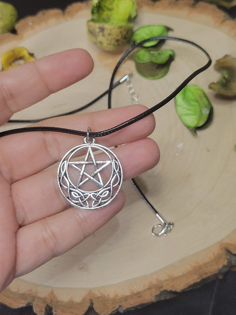 Witches Knot Pentagram Necklace, Protection Charm Necklace, Witches Necklace, Pentagram Protection Necklace