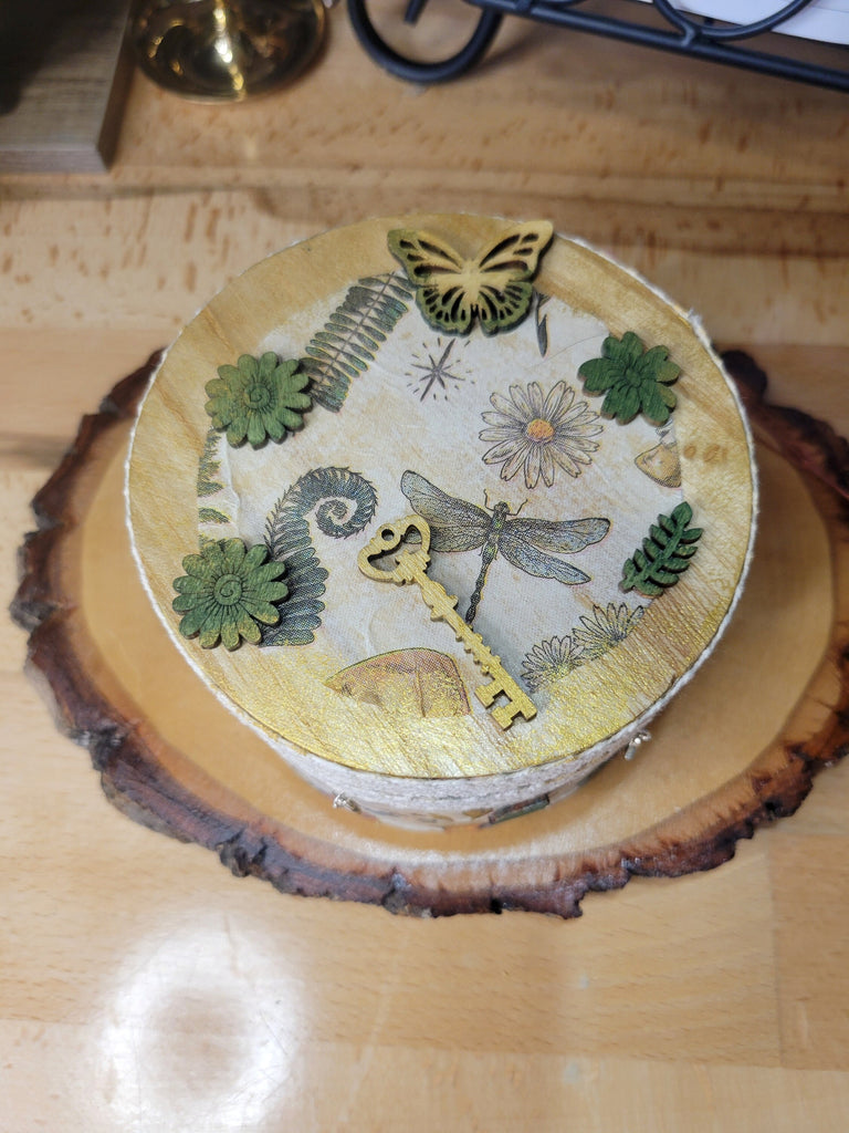 Round Wood Box, Crystal Box, Apothecary Box, Gift for her, Altar Decor Hand Painted and Decorated Box
