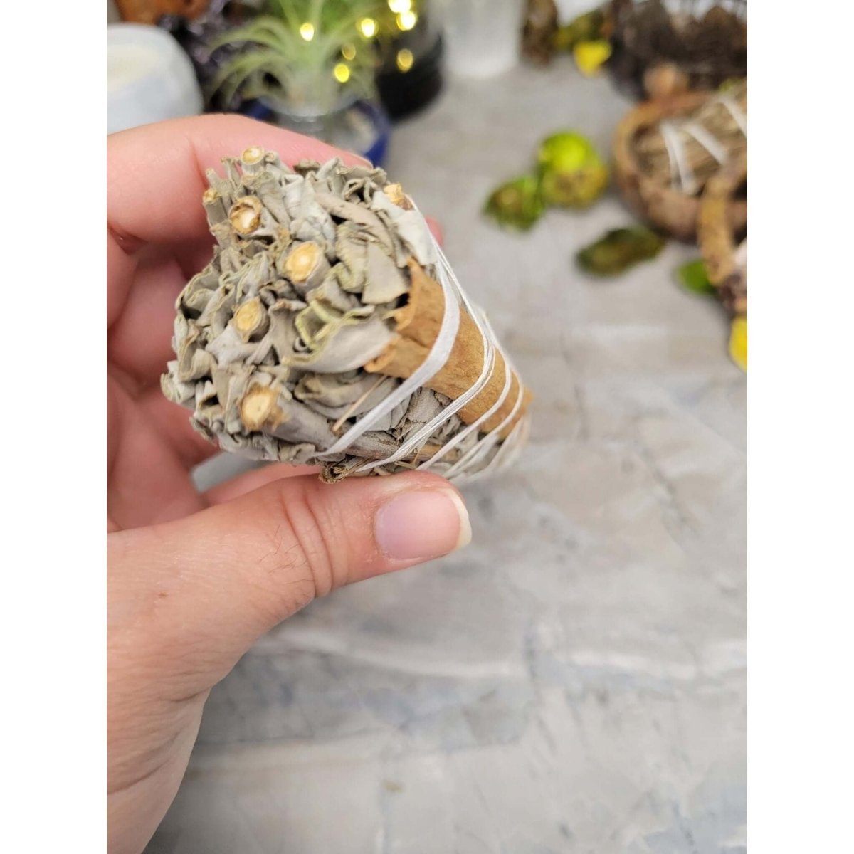 White Sage & Cinnamon Smudge Stick -Herbs & Spices